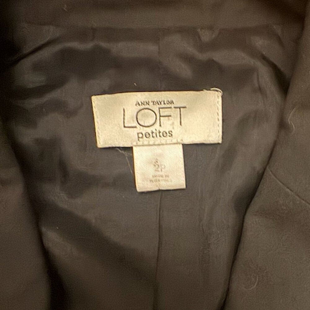 Loft Blazer, fully lined Size 2P - Picture 4 of 4
